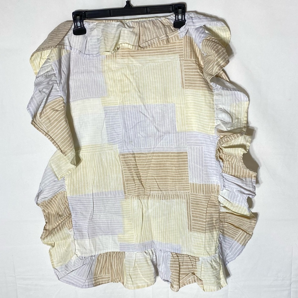5/$35 Vintage Floral and Striped Ruffled Pillowcases Lot x4 - Picture 6 of 16